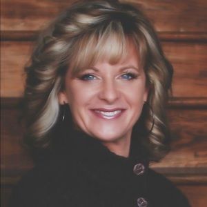 Meet your Posher, Christy